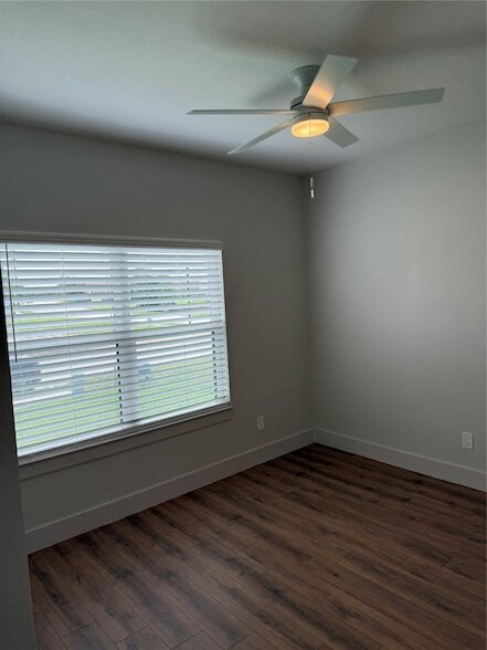 Foto del edificio - 4804 Dry Creek Rd