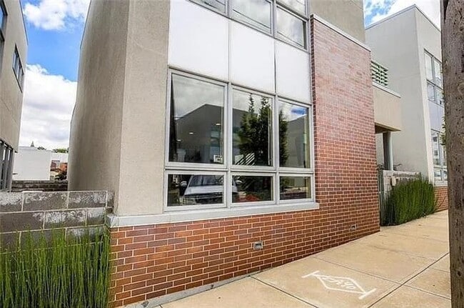 Building Photo - Spacious 2BR Condo in Kansas City