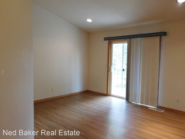 Building Photo - 3 br, 2 bath House - 4396 Rogets Ct NE