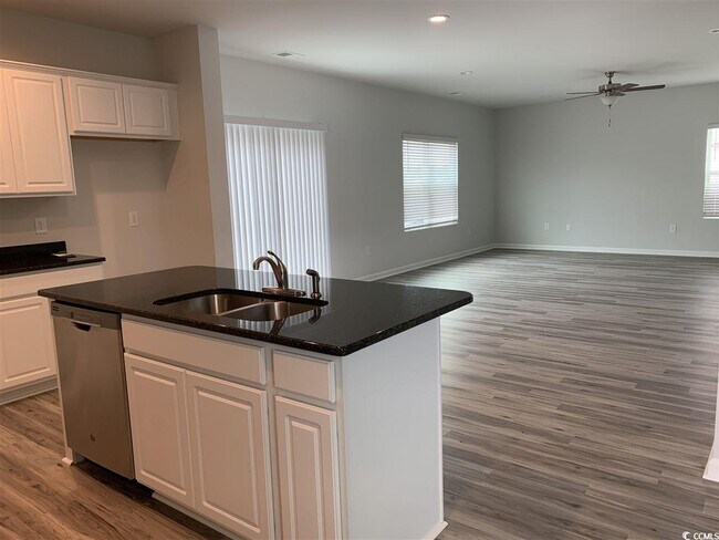 Building Photo - 356 Angler Ct