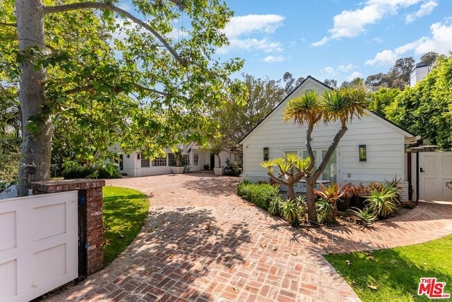 Building Photo - 797 Amalfi Dr