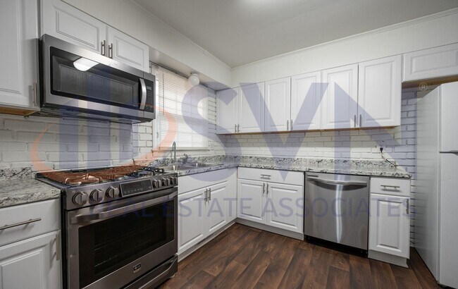 Foto del edificio - Refreshed 3 Bedroom / 2.5 Bath Ranch Style Home in Parkwood Neighborhood!