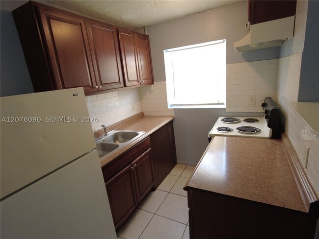 Foto del edificio - 620 NW 16th St