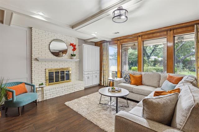 Foto del edificio - 1428 Chatsworth Ln