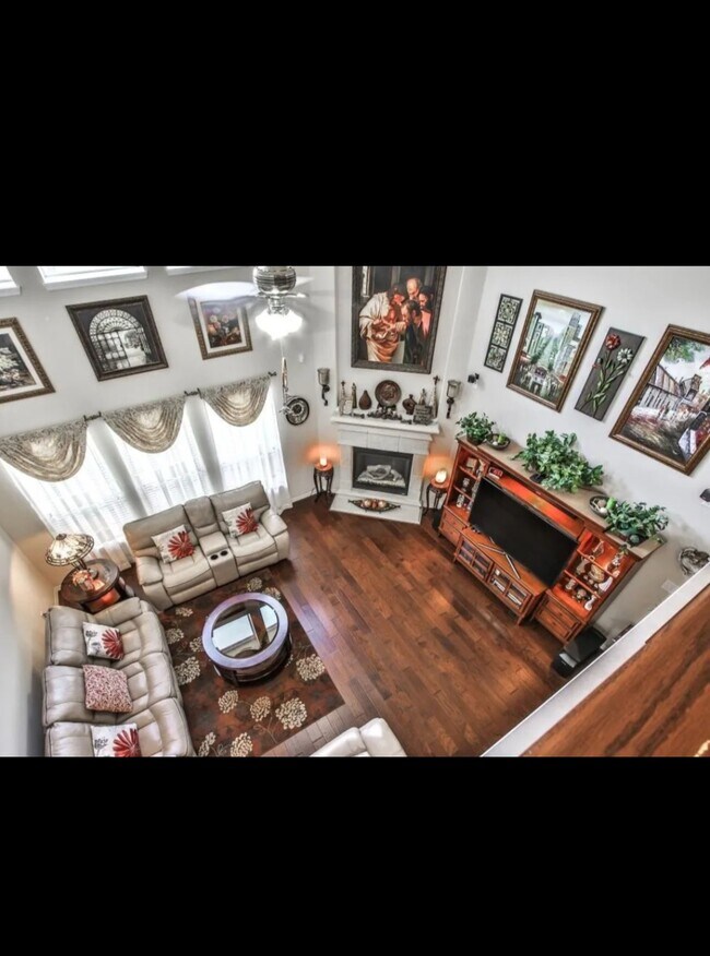 Foto del edificio - 24526 Avellino Ct