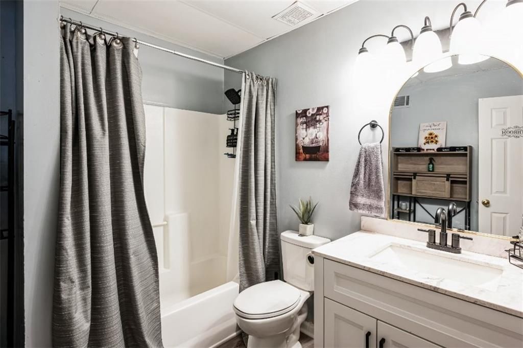Foto principal - 795 Deerwood Dr