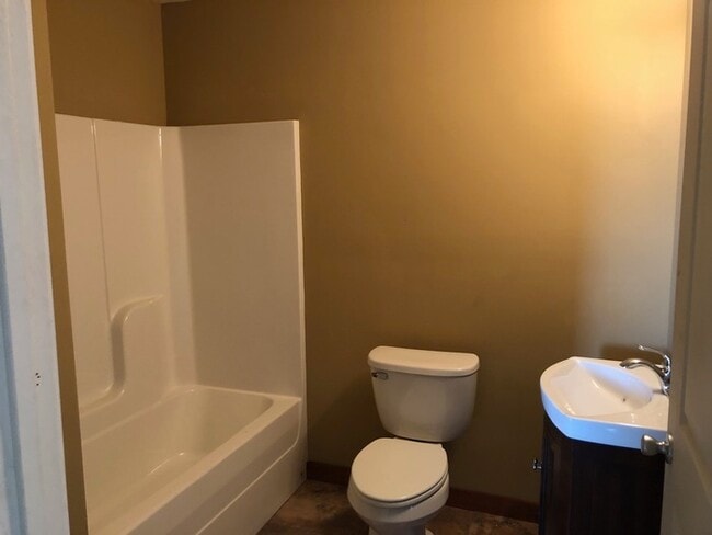 Foto del edificio - 38 Dunsford Dr