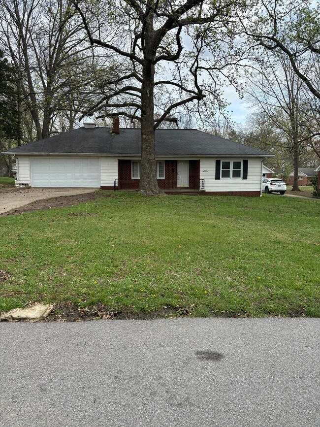 Building Photo - 714 Columbia Ave