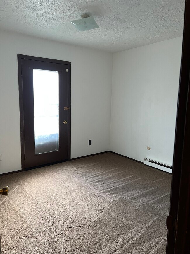 Bedroom 2 - 2031 Calumet Ave