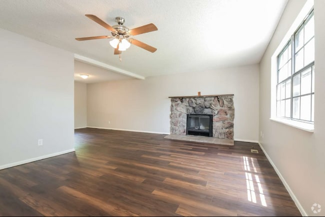 Building Photo - 13016 Grove Cir