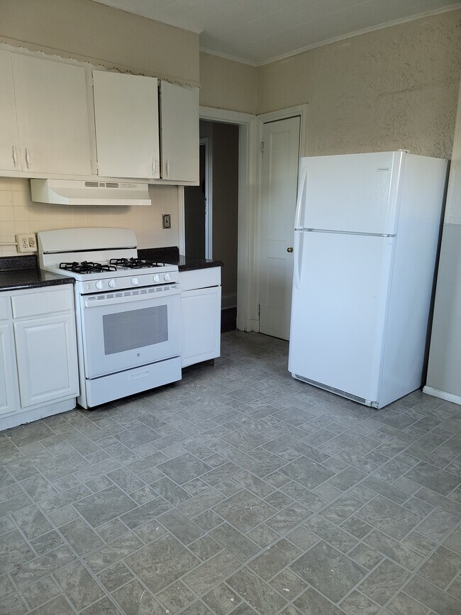 Building Photo - 189 N Broadway