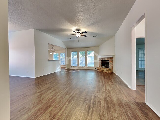 Building Photo - 1307 High Crest Drive