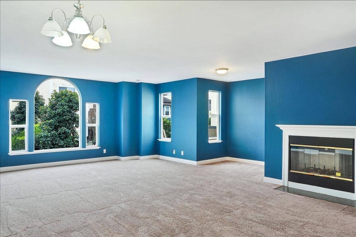 Foto principal - $3,850 / 3br - Fabulous 3 bed, 2 bath in S...