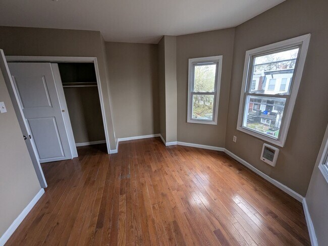 Foto del edificio - 5838 Windsor Ave