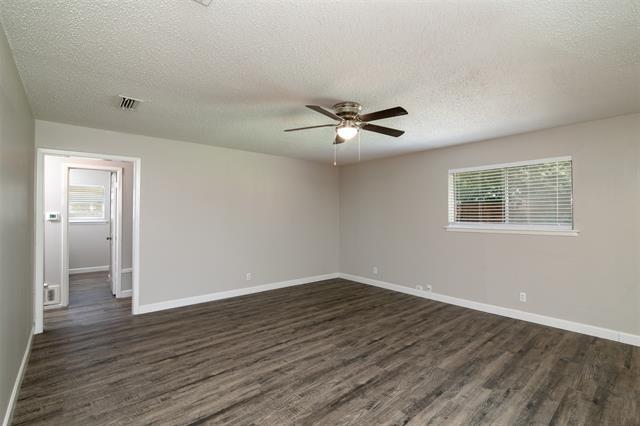 Building Photo - 814 S Valentine Dr