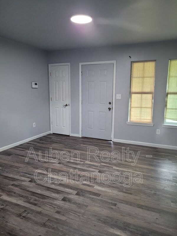 Building Photo - 1802 Wilcox Blvd