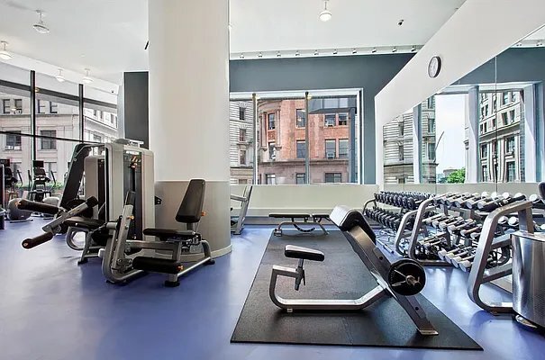 Building Photo - 15 William St