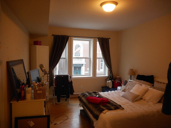 Building Photo - 49 Saint Marys St