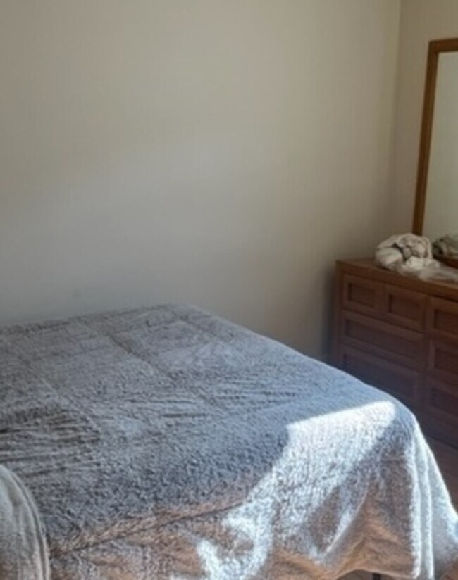 Foto del edificio - 847 Hannah Ave