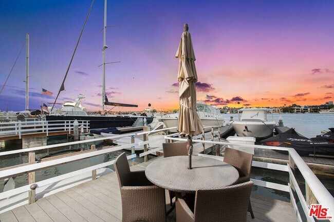 Foto del edificio - 421 Edgewater Pl