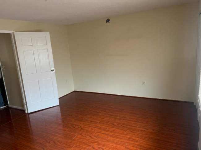 Building Photo - 146 Springside Ave