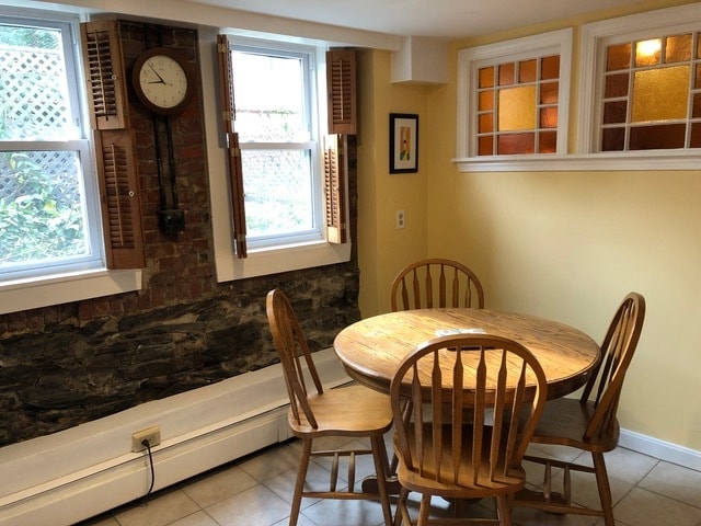 Bright and sunny eat-in-kitchen - 2 Emmons Pl