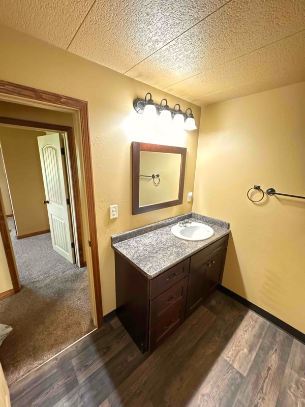 Building Photo - 8620 Applegate Dr