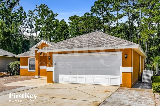 Building Photo - 12665 Ashglen Dr N