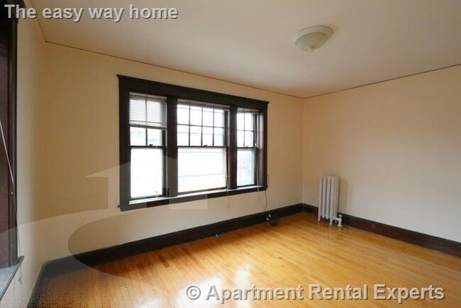 Photo - 14 Centre St Apartment