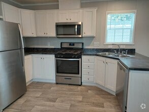 Building Photo - 62 Tulip Ln