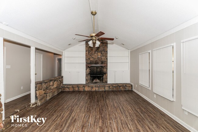 Building Photo - 6040 Scarlet Leaf Dr