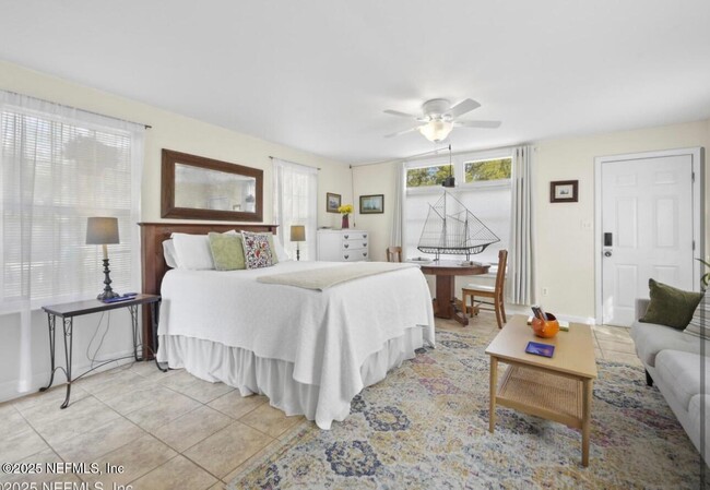 Building Photo - 509 Live Oak St