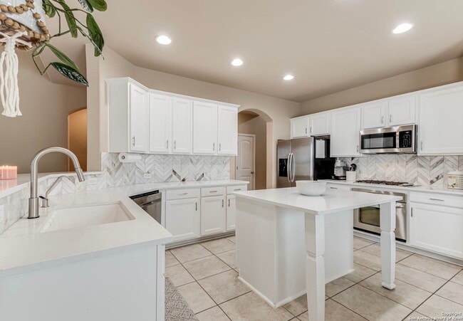 Building Photo - 24735 Buck Creek