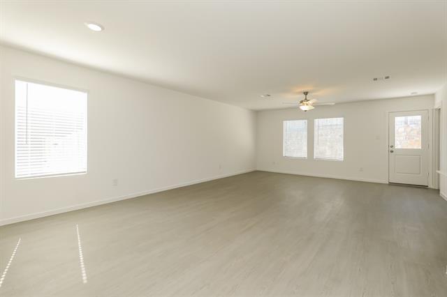 Foto del edificio - 2708 River Knl Ln