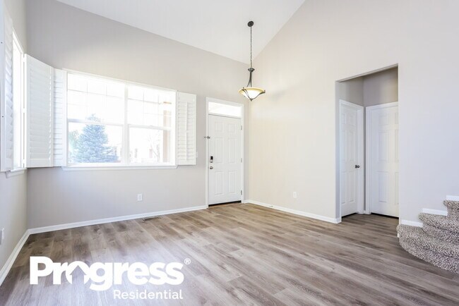 Building Photo - 9389 Longstone Dr