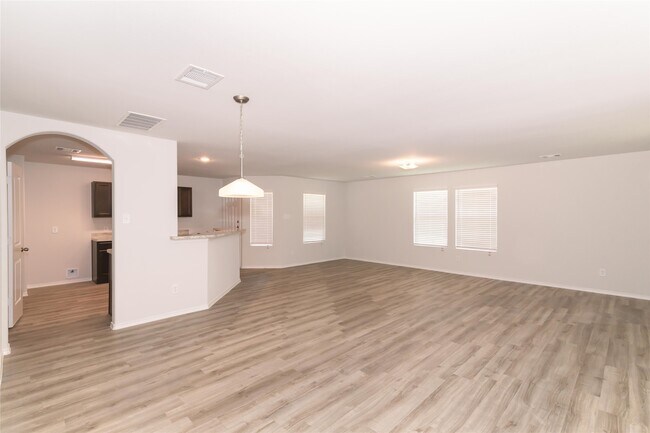 Building Photo - 24418 Borelli Dr