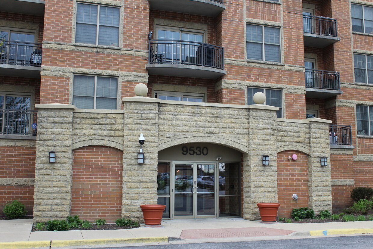 Foto principal - 9530 Cook Ave