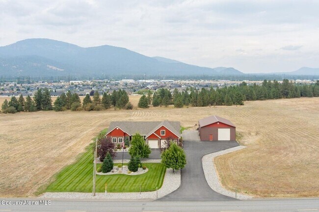 Building Photo - 2 acres, Shop, Rancher 4 bed 3 bath