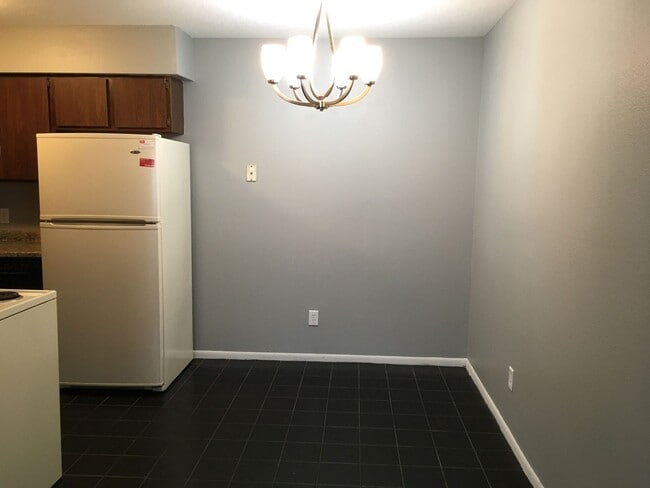 Interior Photo - Cobblestone Circle Apartment 2 Bedroom, 1 ...