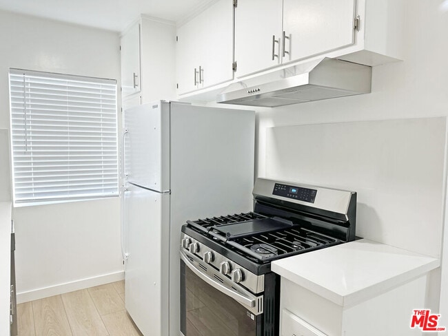 Building Photo - 11915 Jefferson Blvd