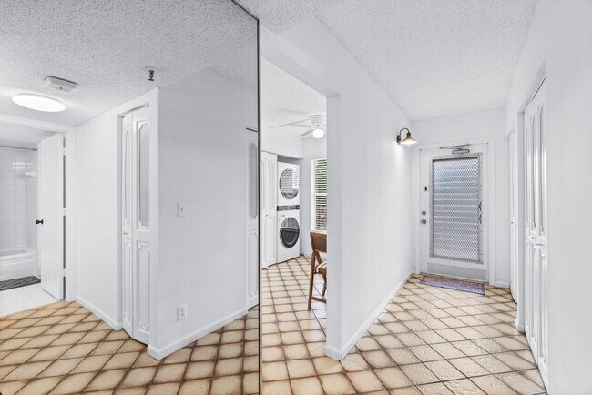 Foto del edificio - 14623 Bonaire Blvd