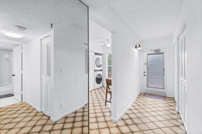 Building Photo - 14623 Bonaire Blvd