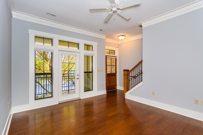 Building Photo - Biltmore Park Townhouse