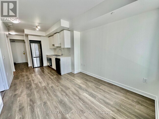 Photo du bâtiment - 195 Redpath Ave