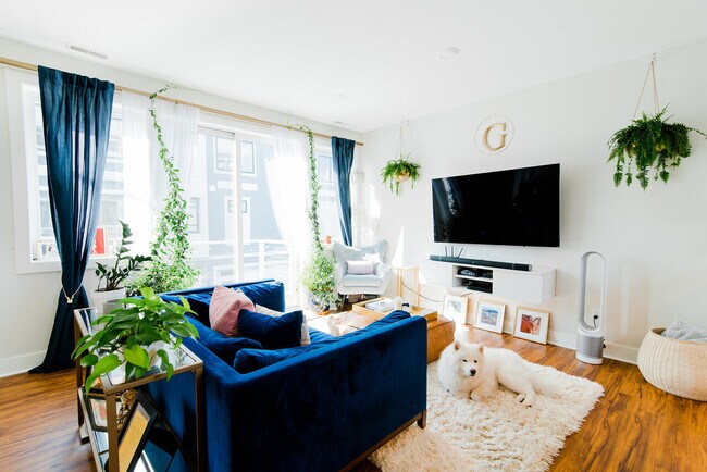 Foto del edificio - 635 FAIRVIEW NE #3