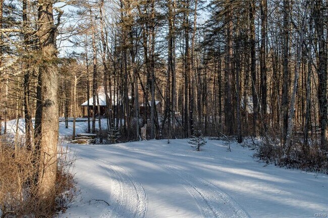 Foto del edificio - 7781 Watson Hollow Rd