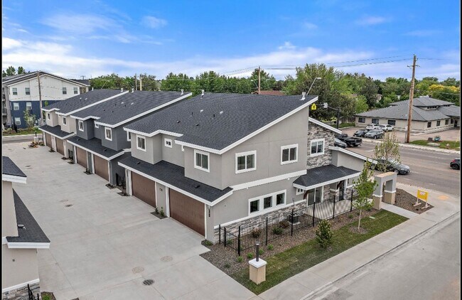 Building Photo - 8953 W Irving St