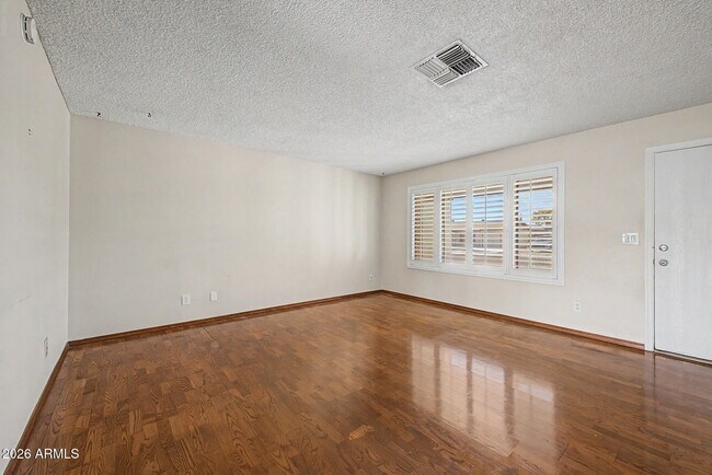 Foto del edificio - 1455 W Mohawk Ln