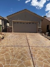 Building Photo - 7826 Lyrebird Dr