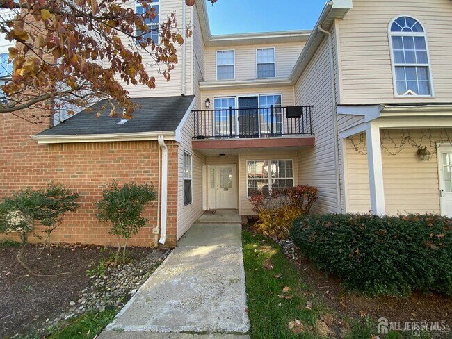 Building Photo - 1204 Plymouth Rd